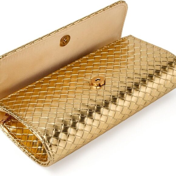 Timeless Woven Texture Gold Clutch – Perfect for Weddings & Cocktail Events - Picture 8 of 8